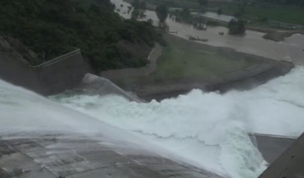 ▲▼北京暴雨轉移3千人！密雲水庫向下游洩洪。（圖／翻攝新京報）