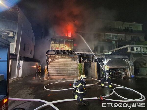 ▲▼嘉義民宅大火。（圖／記者翁伊森翻攝）