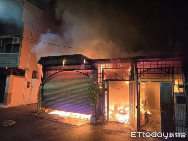▲嘉義民宅大火。（圖／記者翁伊森翻攝）