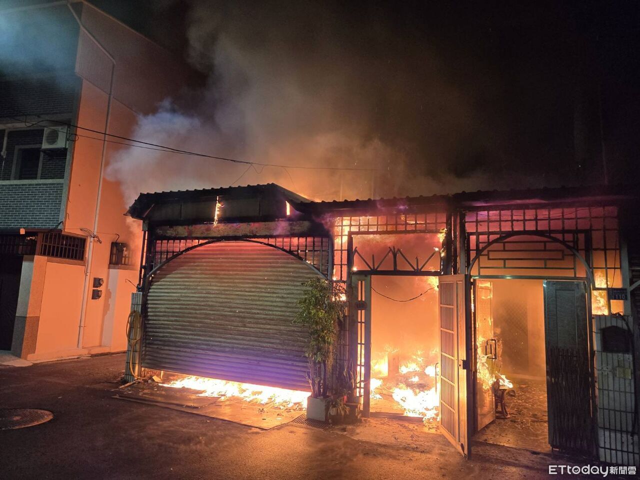 快訊／嘉義民宅大火「1男無呼吸心跳」　屋內仍有人受困