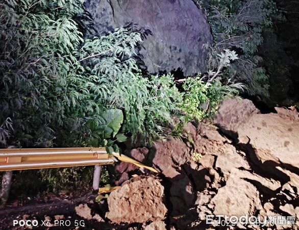 ▲綠島東90線山壁坍方。（圖／記者楊晨東翻攝）