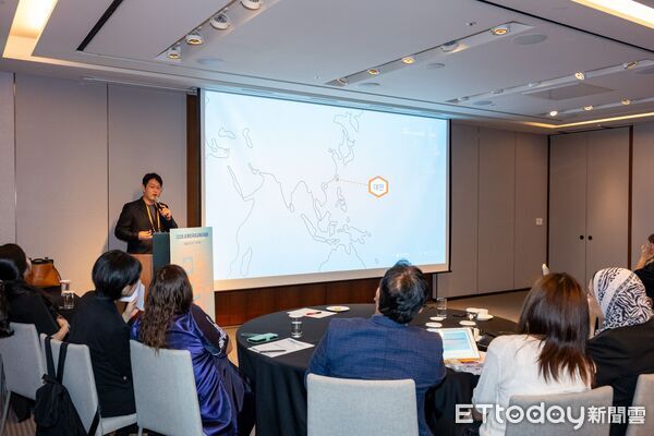 ▲台南世宗學堂營運長高濟庚，於韓國新羅酒店出席2025世界韓語教育者大會並獲頒「功勞獎」。（記者林東良翻攝，下同）