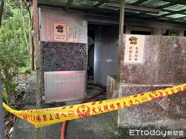 ▲▼新北三峽天后宮公廁火警，警消發現一具男性焦屍。（圖／記者陳以昇翻攝）
