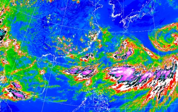 中央氣象署對雲林、嘉義、台南發布大豪雨特報，高雄與屏東則為豪雨特報。（翻攝自中央氣象署官網）