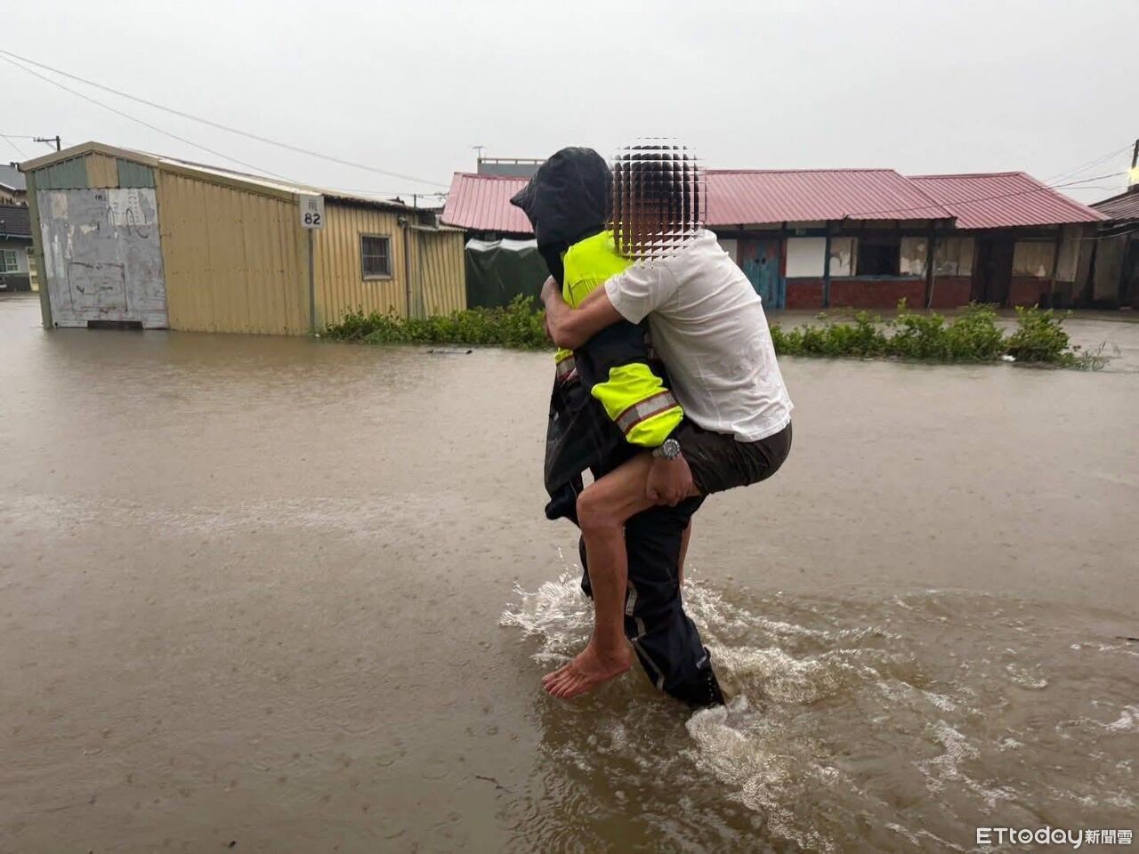 不斷更新／強降雨狂轟！高雄、台南明停班課　3縣市宣布了