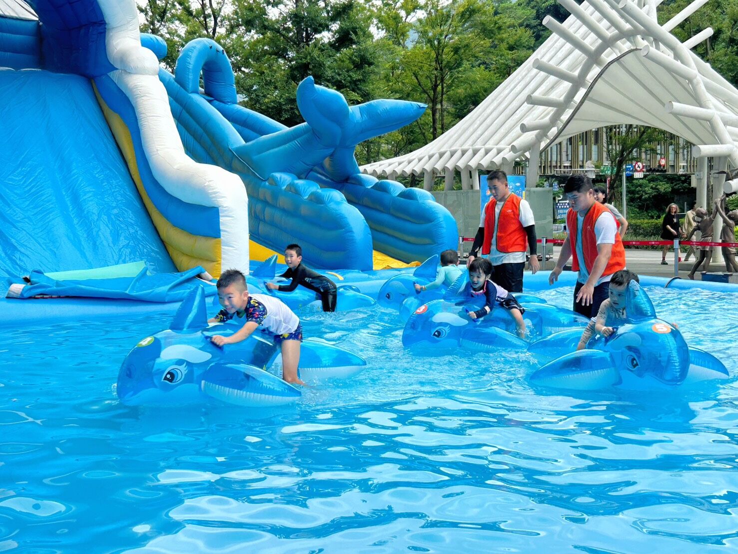 ▲汐止iFG遠雄廣場親子水樂園吸引家庭客。（圖／業者提供）