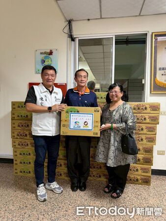 ▲▼  陳家平議員偕同民間力量 慰勞嘉義市英勇打火英雄  。（圖／市議員陳家平服務處提供）