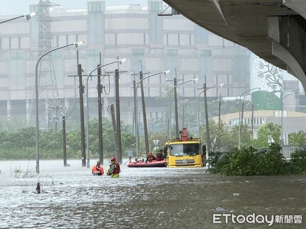 ▲▼   嘉義縣消防局太保朴子救災   。（圖／嘉義縣消防局提供）