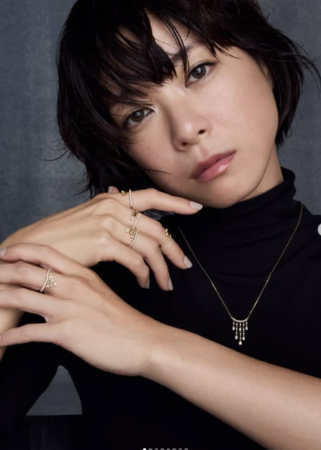 ▲上野樹里不甩婚變傳聞，與老公合體登上雜誌。（圖／翻攝自X）