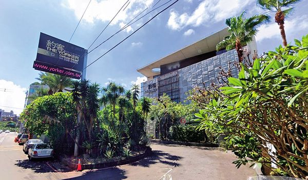 06/23 江昱賢連二天犯下性侵強盜案後，第三天在桃園市區內的約客汽旅（圖）遭到逮捕，研判可能打算三度犯案。（翻攝Google Maps）