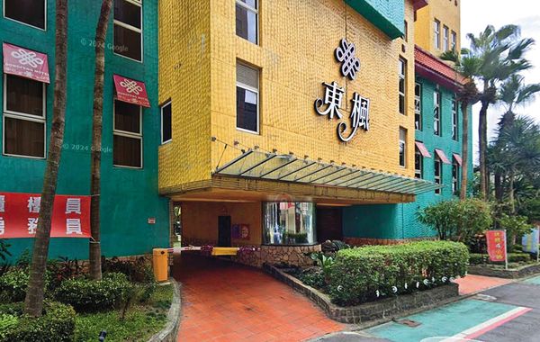 06/22 時隔不到二十四小時，桃園警方再度接獲江昱賢在龜山東楓摩鐵（圖）犯案的通報。（翻攝Google Maps）