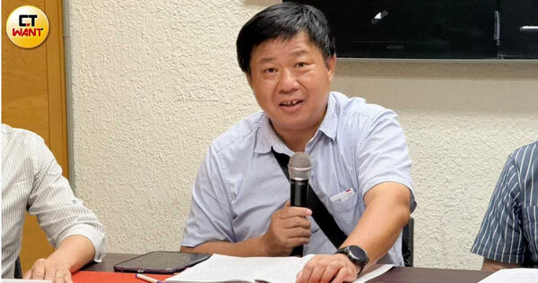 國立東華大學法律系副教授張鑫隆強調，盼華語教師勇敢發聲、凝聚基層力量，推動制度真正改革落實。（圖／王小萌攝）