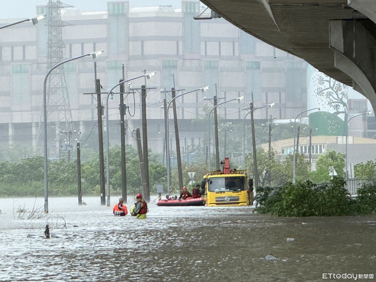 嘉義太保、鹿草、朴子市淹水災情頻傳　台電工程人員也受困