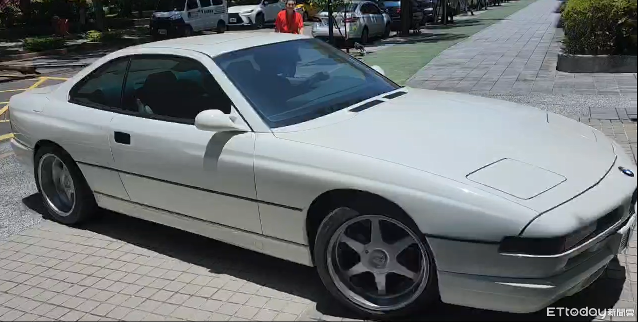 名模家族吸金案拍賣　BMW古董跑車搶眼！4車進帳239萬