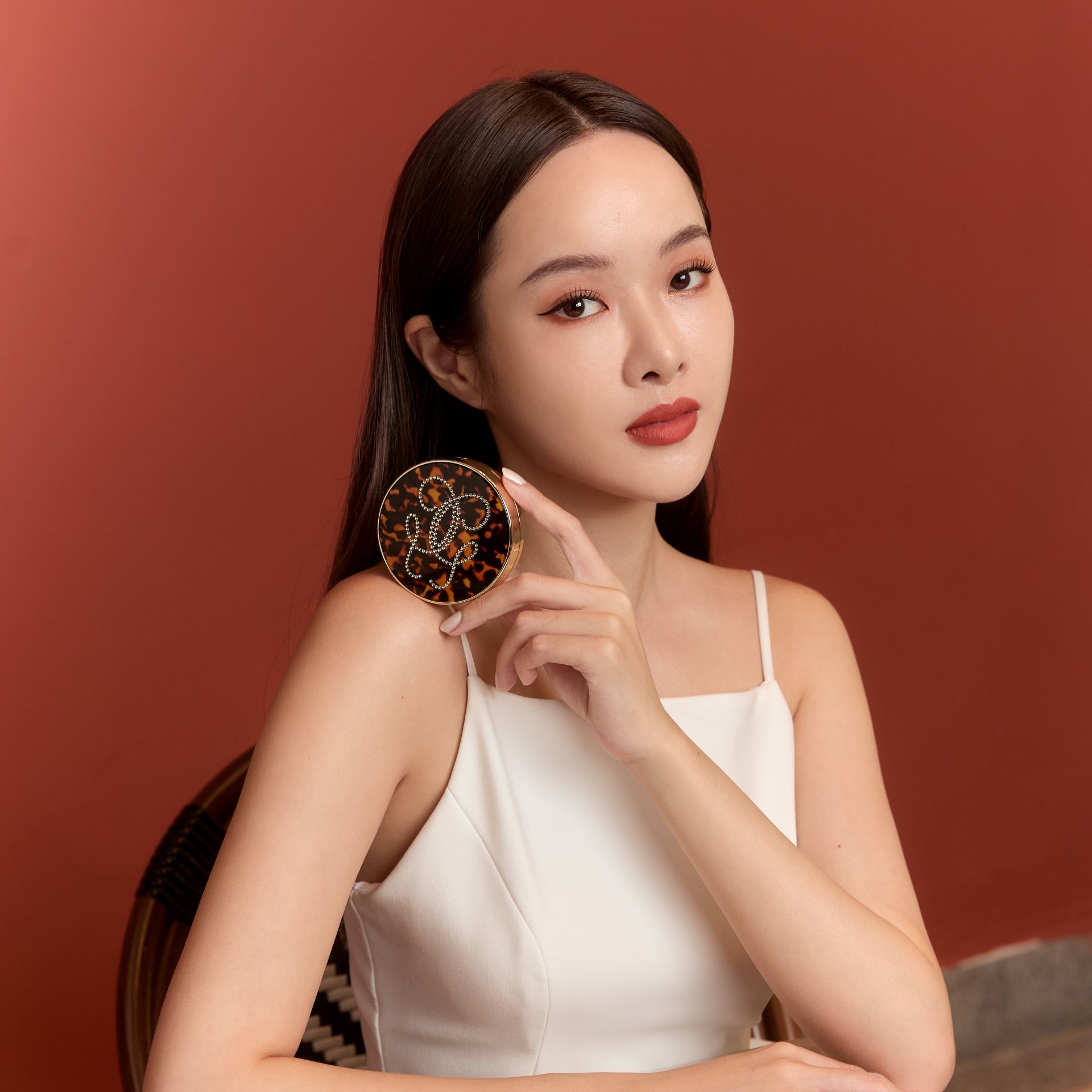 ARMANI,嬌蘭,彩妝,氣墊粉餅,試開箱,。（圖／記者李薇攝、品牌提供）