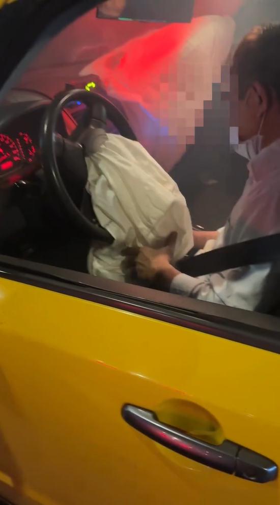 ▲▼Energy Toro目睹計程車撞橋墩冒煙　親自救人影片曝光。（圖／翻攝自Instagram／torocompany1002）