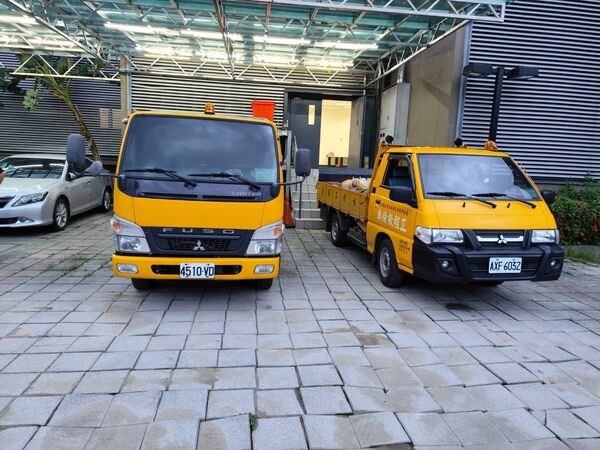 ▲▼台北市長蔣萬安指示台北隊提供各項支援與協助，8台4英吋抽水機、3部工程車以及9名操作人員南下支援。（圖／翻攝自Facebook／蔣萬安）