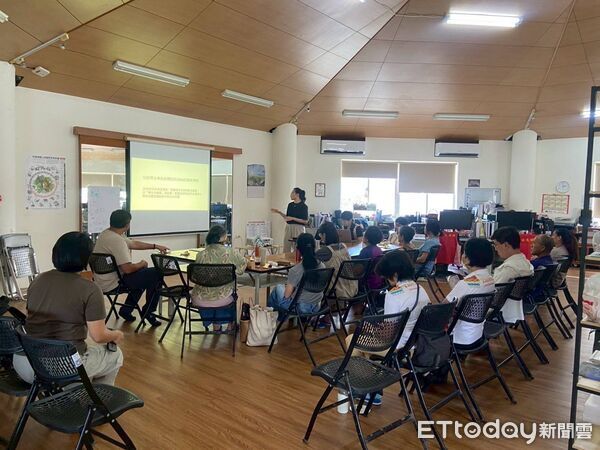 ▲▼【雙濱生活趣場次】邀請台灣森林保健學會秘書長劉智凱分享區域旅遊產業新趨勢。（圖／東管處提供，下同）