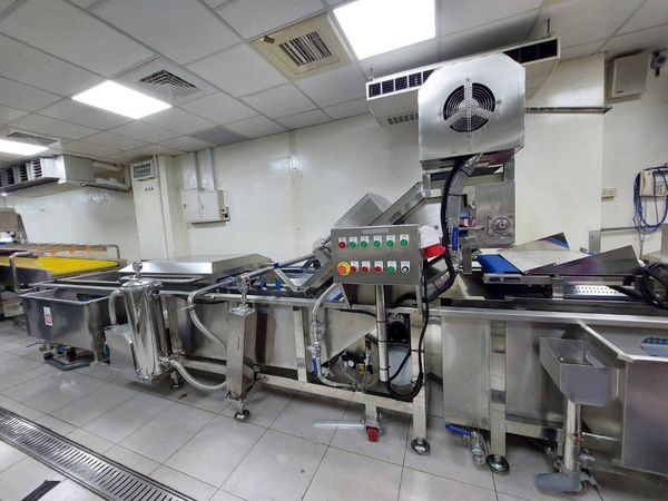 ▲▼行政執行署新北分署訂於8月5日「123聯合拍賣會」，拍賣罕見的「自動化蔬果清洗及裁切設備」，以及轎車、挑高店面等物件。（圖／新北分署提供）