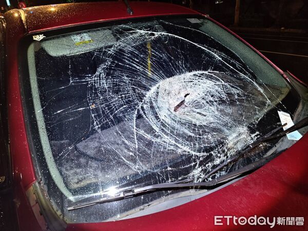 ▲花蓮慈濟醫院門診大樓前路口發生死亡車禍。（圖／記者王兆麟翻攝，下同）