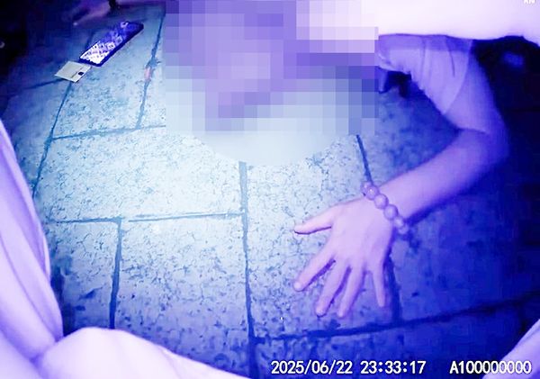 ▲在新竹監獄服刑並申請保外就醫重刑犯江昱賢上月21、22日藏身桃園連續強盜從事性交易女子，龜山警方今天公布查緝畫面。（圖／龜山警方提供）