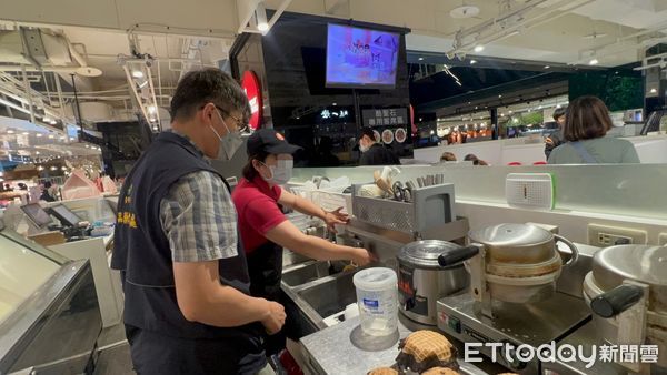 ▲食安處稽查勤美酷聖石。（圖／記者游瓊華翻攝）