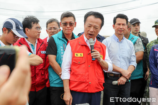 ▲▼   卓榮泰院長嘉義縣勘災，中央地方協力推動系統化治水  。（圖／嘉義縣政府提供）