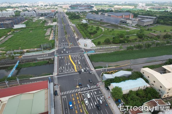 ▲台南市政府團隊榮獲2025國家卓越建設獎共計29項殊榮，展現市政建設實力。（記者林東良翻攝，下同）