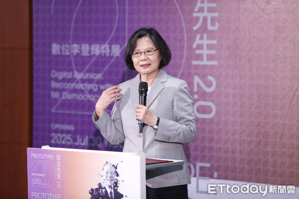 ▲前總統蔡英文出席「民主先生2.0李登輝特展」。（圖／記者林敬旻攝）