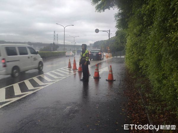 ▲▼彰化市寶廍路景觀公園涵洞與大肚橋北上機車道涵洞先後出現積水情形。（圖／記者唐詠絮翻攝）