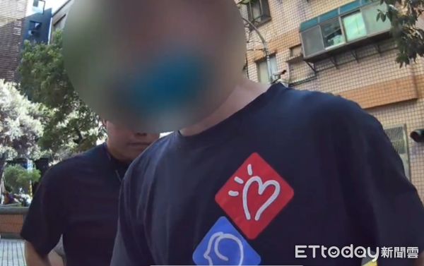 ▲員警將其逮捕時才知受騙上當。（圖／桃園警分局提供）