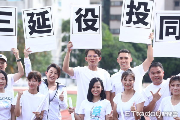 ▲民眾黨發起核三延役健走活動。（圖／記者林敬旻攝）