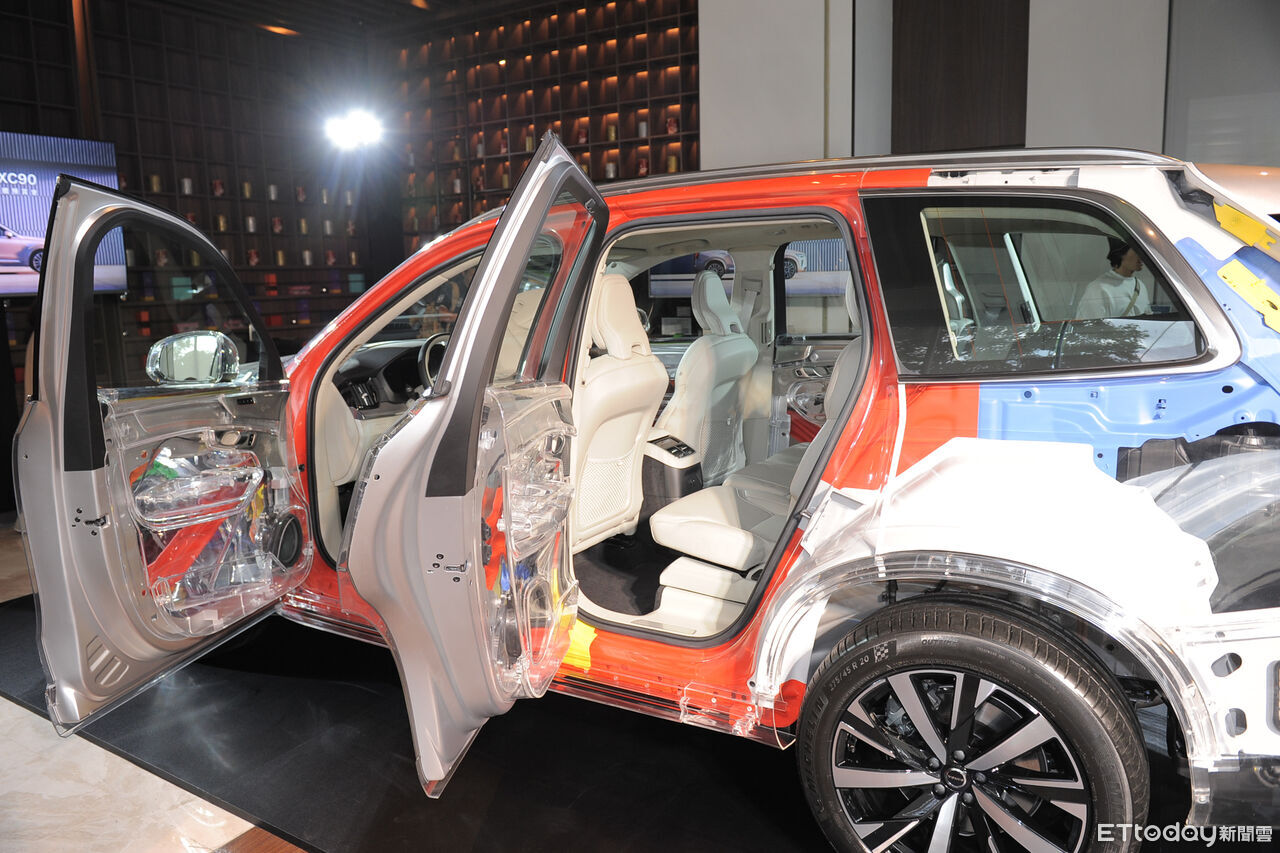 ▲Volvo新XC90透明結構車。（圖／記者林鼎智攝）