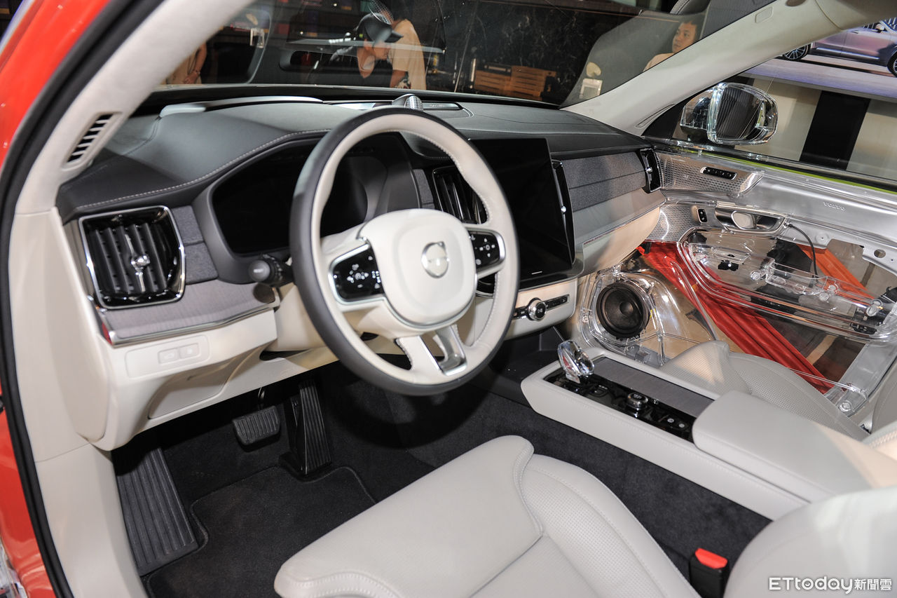 ▲Volvo XC90透明結構車。（圖／記者林鼎智攝）