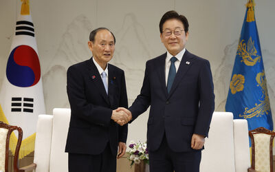 前日相菅義偉率團訪韓　成首位「外國貴賓」！李在明盛情接待