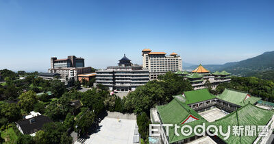 水電工潛文大宿舍8hrs!手機藏浴照...喊冤「只用眼睛看」下場曝