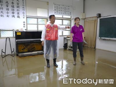翁章梁視察嘉義縣校園災情　力拼開學前復原