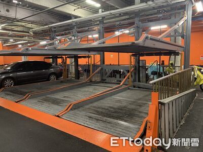 快訊/信義威秀停車場割喉 27歲夜店女公關急救亡