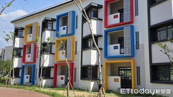 ▲台南沙崙高中新校舍榮獲2025年國家卓越建設獎最高榮譽，結合永續綠能與智慧科技，打造創新學習場域。（記者林東良翻攝，下同）