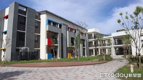 ▲台南沙崙高中新校舍榮獲2025年國家卓越建設獎最高榮譽，結合永續綠能與智慧科技，打造創新學習場域。（記者林東良翻攝，下同）