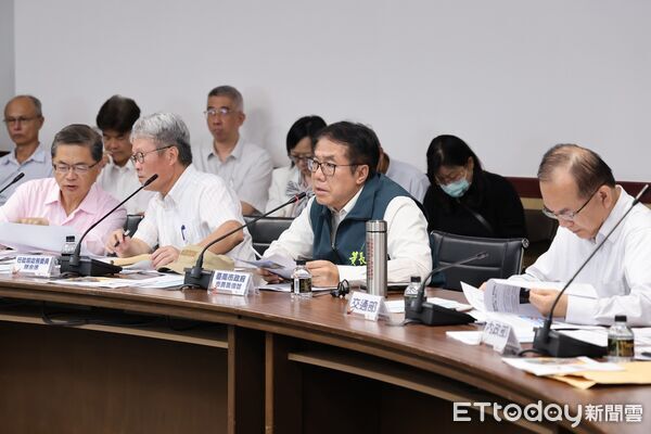 ▲行政院於台南市政府成立「雲嘉南災後復原前進指揮所」，整合中央與地方力量展開重建行動。（記者林東良翻攝，下同）