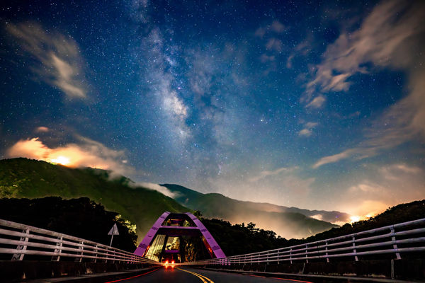 ▲巴陵雙橋,巴陵鐵塔,仰望拉拉山星空,拉拉山仰望銀河。（圖／桃園市觀旅局提供）
