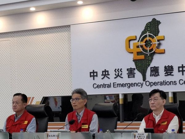 ▲▼經濟部次長賴建信主持0728豪雨中央災害應變中心第七次工作會報暨情資研判會議會議。（圖／經濟部提供）