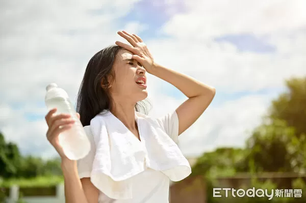 ▲洪秋雅營養師提醒，純水雖甘甜順口，但長期飲用恐缺乏礦物質。（記者林東良翻攝，下同）