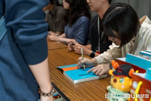 ▲▼ 《阿里山不是一座山》新書發表 揭開群山背後的歷史與風景  。（圖／阿里山林鐵及文資處提供）