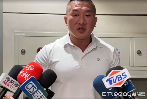 ▲「館長」陳之漢今（30）日抵台後，隨即重砲回擊黃光芹。（圖／桃園機場記者聯誼會提供）