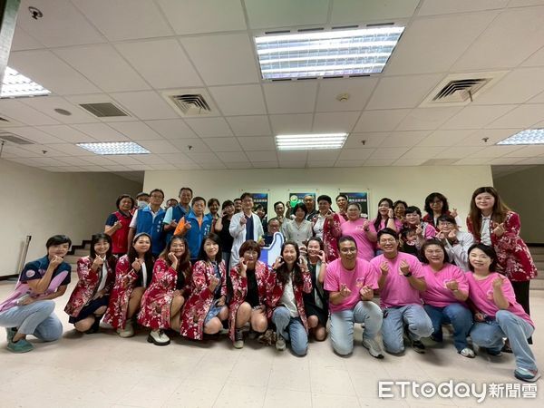 ▲▼   嘉義醫院輔具便利站再獲捐贈助行器-助攻社區照護服務  。（圖／嘉義醫院提供）