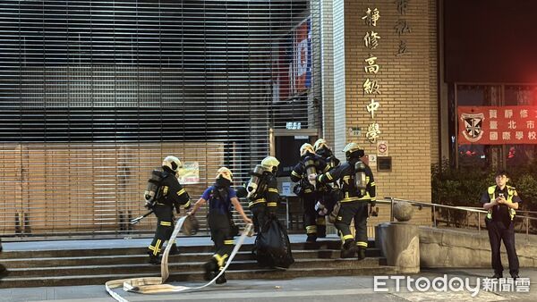 ▲▼快訊／北市靜修高中驚傳火警　疑電線走火。（圖／記者邱中岳攝）