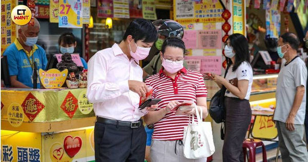 在連摃16期後，台彩大樂透於昨（29）日在台東縣台東市永樂里的「百速彩券行」開出5.97億元頭獎，還是1人獨得。（示意圖／CTWANT資料照）