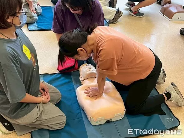 ▲▼   嘉義縣衛生局啟動AED管理人員訓練，力推「AED安心場所」認證   。（圖／嘉義縣政府提供）
